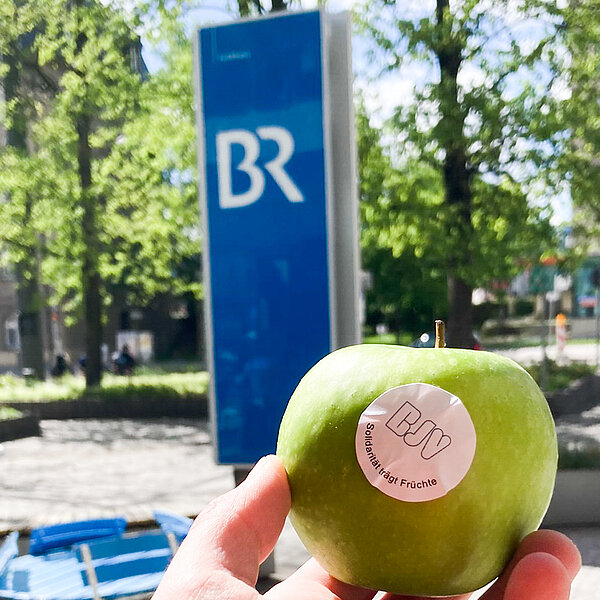 DJV-Aktionstag am 16.04.24 beim BR in München unter dem Motto "Solidarität trägt Früchte", Foto: Benedikt Frank