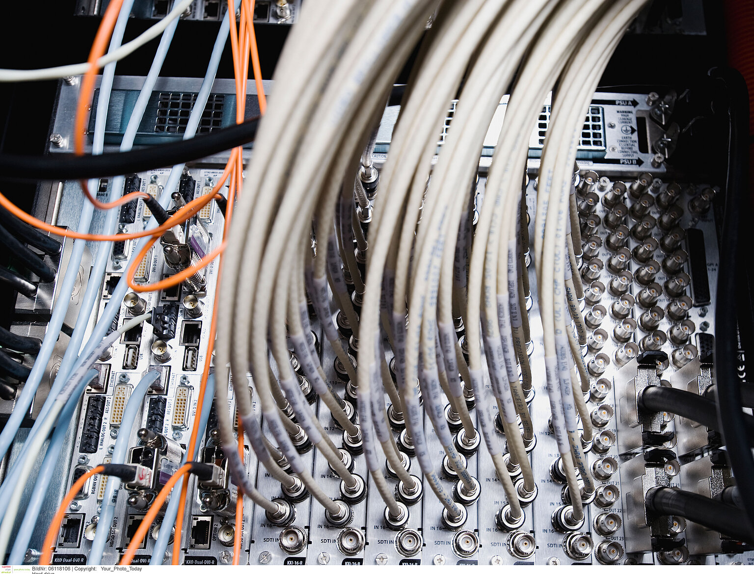  – Elektronische Kommunikation: im Visier der Fahnder. Foto: Your Photo Today