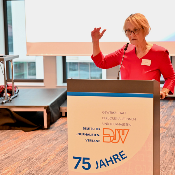 Schatzmeisterin Katrin Kroemer zum Etat
