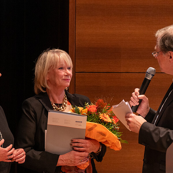 Hessischer Journalistenpreis 2023: 1. Preis an Maren Winter vom Hessischen Rundfunk