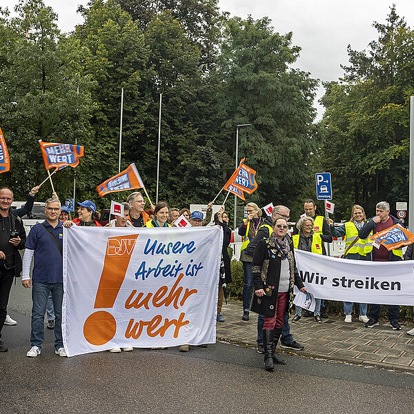 Warnstreik am 26. September 2024 beim BR in Nürnberg vor dem Studio Franken