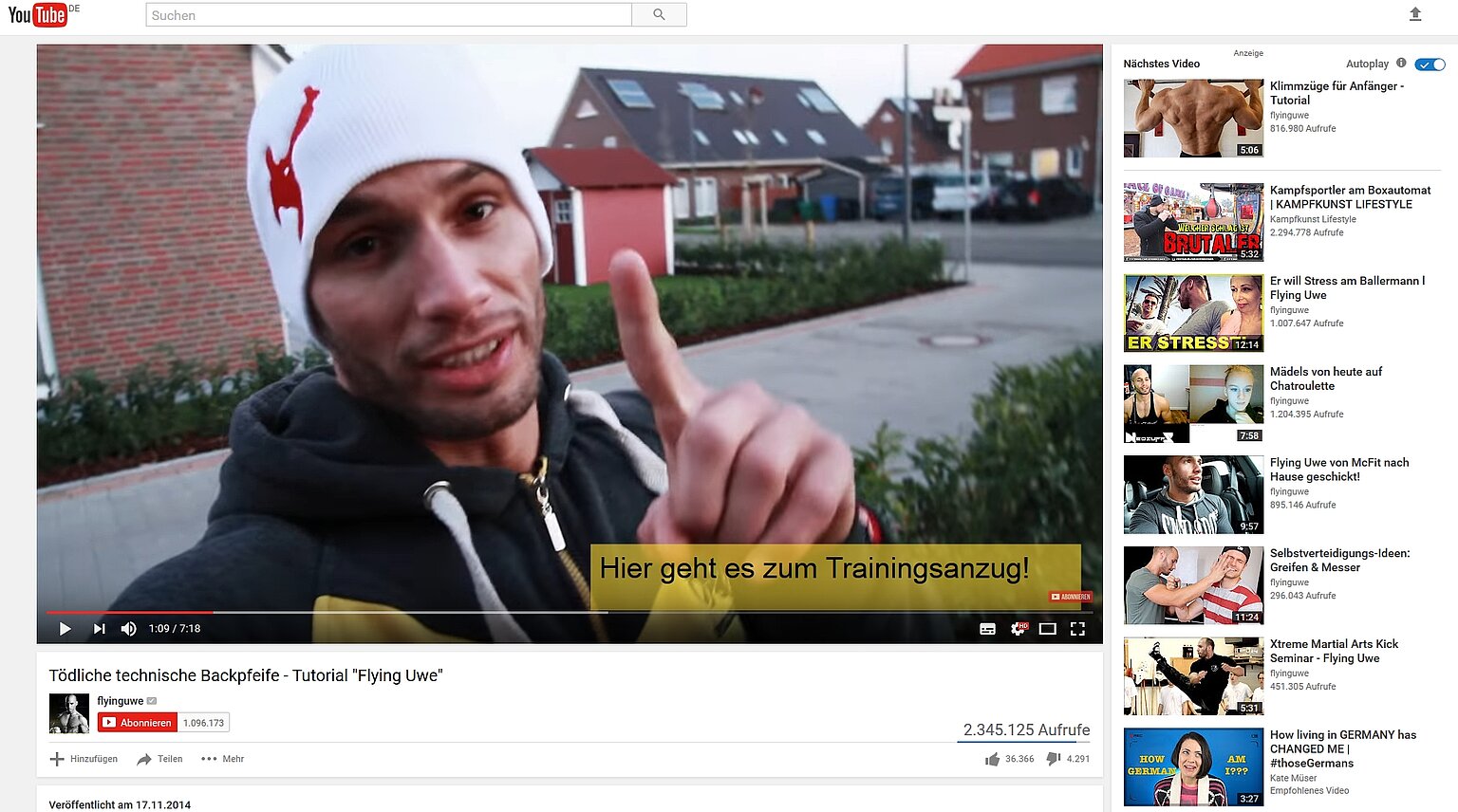  – [Keine Anzeige] Dieser Trainingsanzug sollte laut "Flying Uwe" bereits bei Vorstellung im YouTube-Video im Jahr 2014 möglichst schnell bestellt werden, weil sonst vergriffen. Rechnen Sie also nicht damit, dass Sie ihn noch bekommen können.