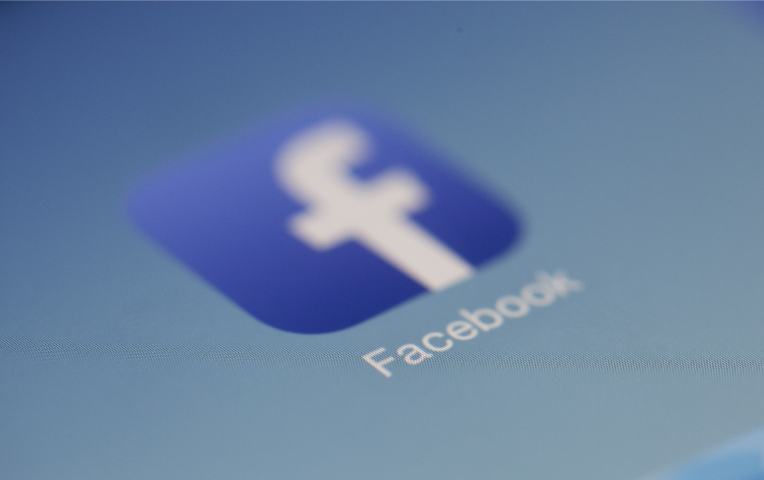 – Facebook. Bild: canva.com