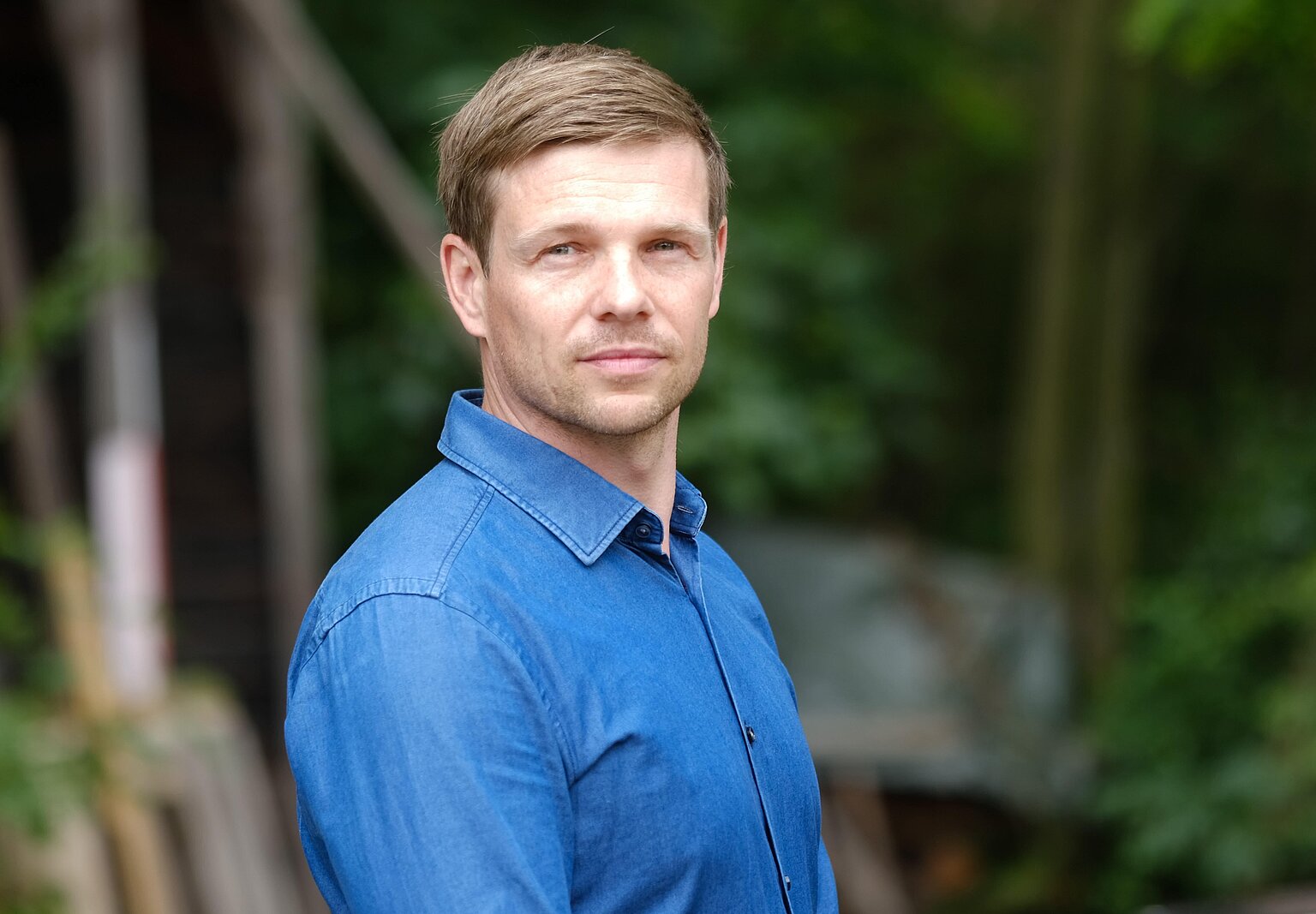 – oben: Steffen Dobbert (Foto: Badarne)