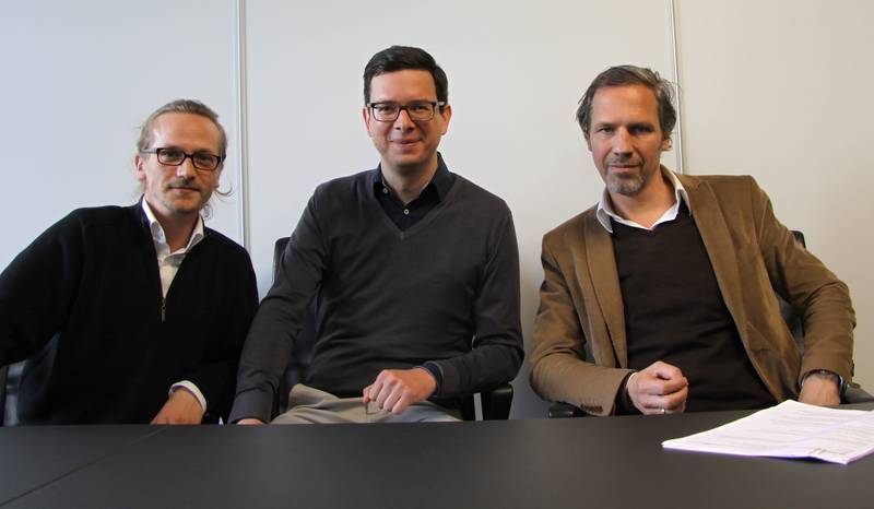  – Alexander Czekalla, FA Junge Vorsitzender des DJV Berlin, mit "log in" Moderator Wolf-Christian Ulrich und Redaktionsleiter Andreas Eck (v.l.n.r.), Foto: Frank M. Wagner, JVBB