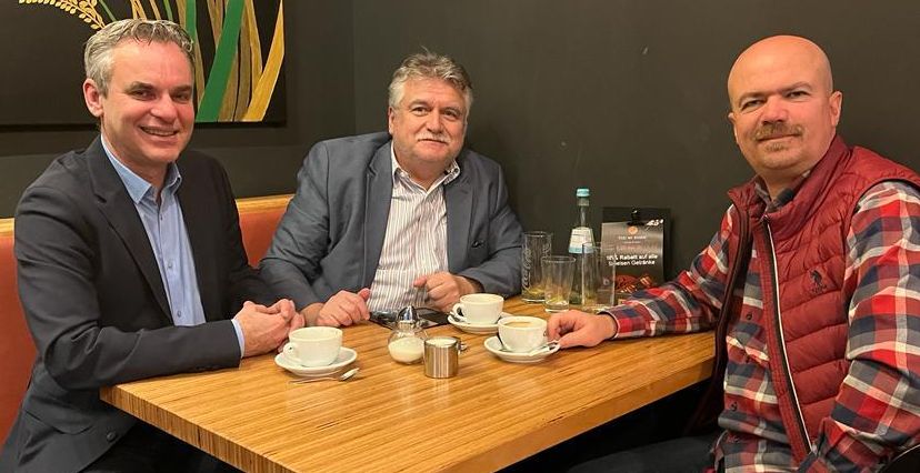 – Thema Exil: Frank Überall, Ramis Kilicarslan, Yücsel Durgut (v.l.). Foto: DJV