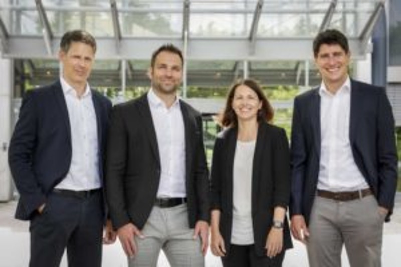 Jule Lumma wird Chefredakteurin bei der VRM Neue VRM-Cefredaktion: Frank Kaminski, Tobias Goldbrunner, Jule Lumma, Dennis Rink (v.l.) – Neue VRM-Cefredaktion: Frank Kaminski, Tobias Goldbrunner, Jule Lumma, Dennis Rink (v.l.)